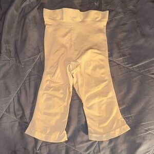 SKIMS HIGH WAISTED SCULPTING SHORTS